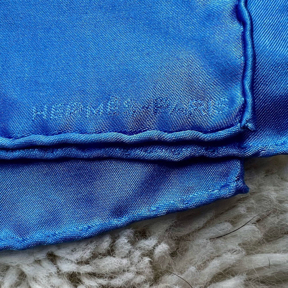 Men’s Hermes Blue H Patterned Pocket Square/ Silk/ Carre 45 - Picture 5 of 7